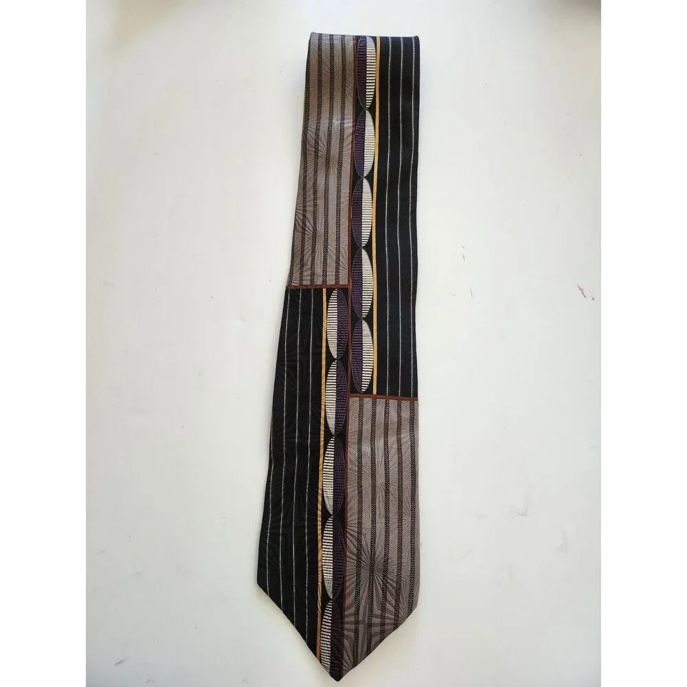 Vintage geometric patterned necktie 100% Silk B1